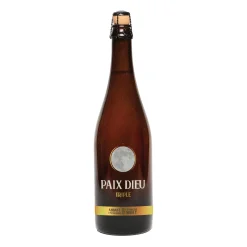Bouteille de Bière Blonde d'Abbaye 10° Paix Dieu de 75cl posée sur une table en bois